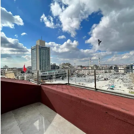 Unbeatable View, Cozy Penthouse With Terrace In Taksim Square Διαμέρισμα Κωνσταντινούπολη