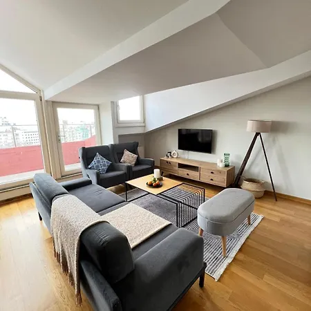 Διαμέρισμα Unbeatable View, Cozy Penthouse With Terrace In Taksim Square *
