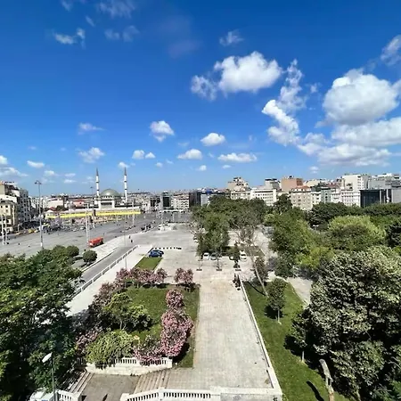 Wonder Homes - Cozy Penthouse, Terrace, Taksim Mete 16 Apartment *